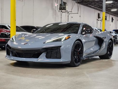 Used 2025 Chevrolet Corvette Z06 image 4