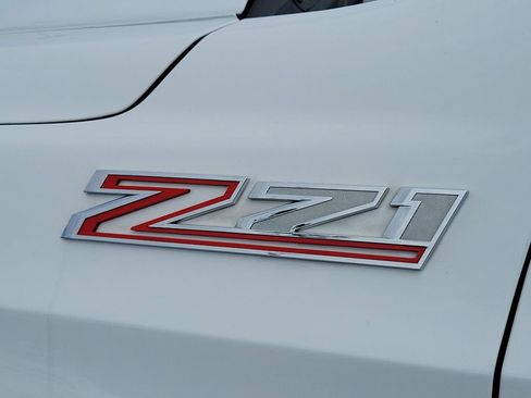 Used 2023 Chevrolet Suburban Z71 image 8