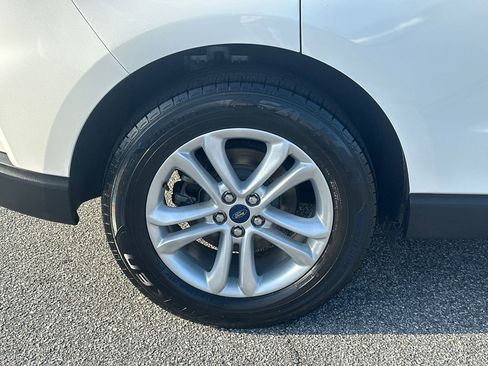 Used 2020 Ford Edge SEL w/ Convenience Package image 17