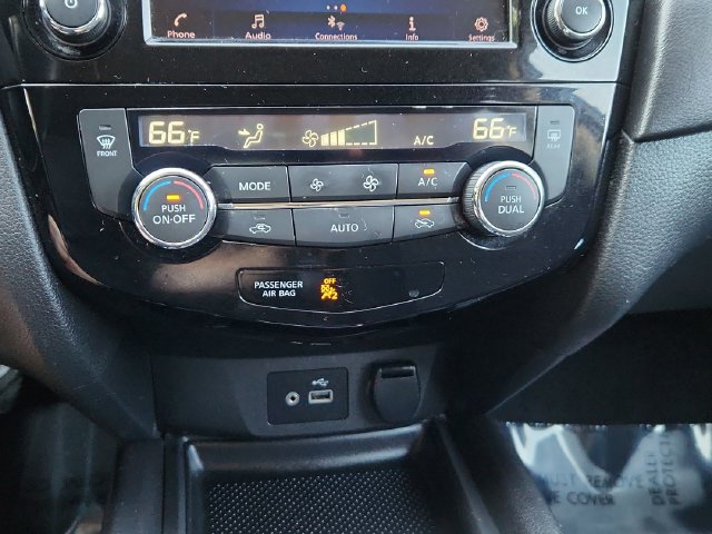 Used 2018 Nissan Rogue SV AWD/4WD image 42