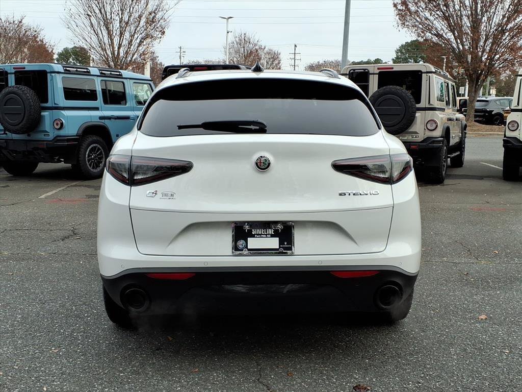 New 2025 Alfa Romeo Stelvio Sprint w/ Convenience Package AWD/4WD image 17