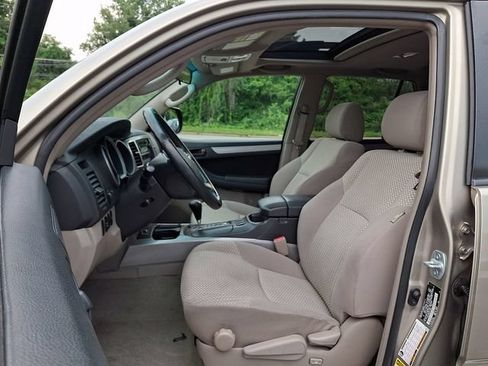 Used 2007 Toyota 4Runner SR5 AWD/4WD image 15