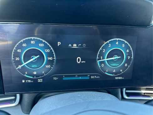 Certified 2024 Hyundai Elantra SEL w/ Convenience Package FWD image 18