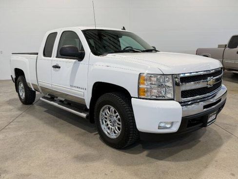 Used 2009 Chevrolet Silverado 1500 LT w/ Power Pack Plus AWD/4WD image 5