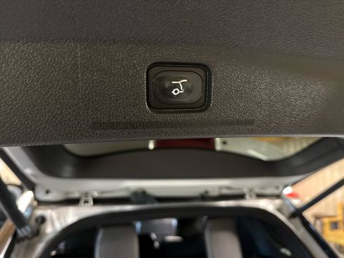 Used 2014 Ford Explorer XLT w/ Equipment Group 202A image 22