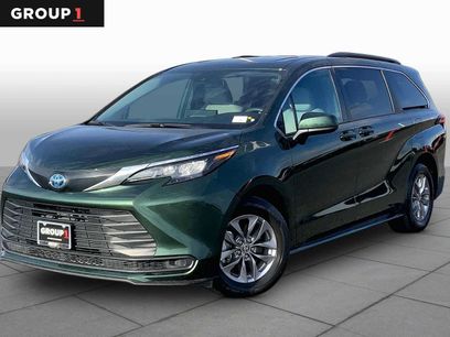 Certified 2025 Toyota Sienna LE w/ LE Plus Package