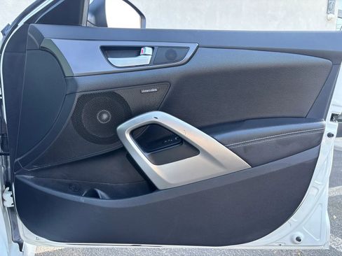 Used 2015 Hyundai Veloster Turbo image 23