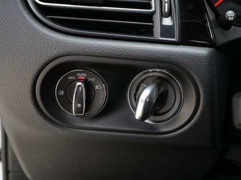 Used 2020 Porsche Macan image 41