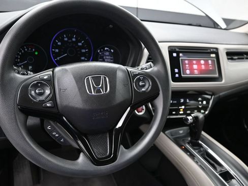Used 2018 Honda HR-V EX image 17