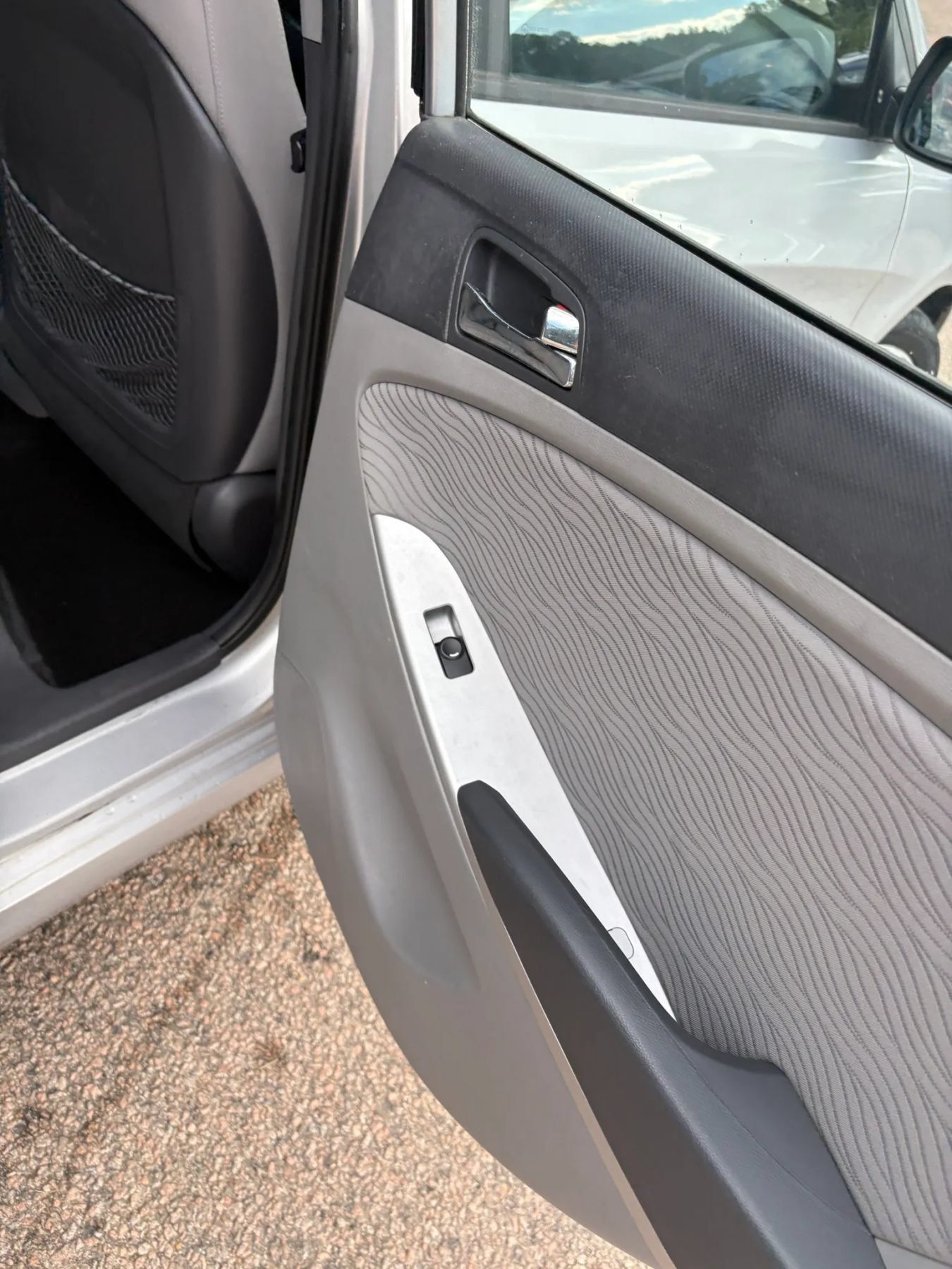Used 2014 Hyundai Accent GLS w/ Option Group 2 FWD image 29