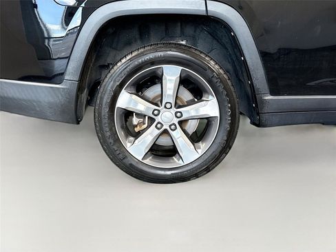 Used 2021 Jeep Grand Cherokee L Limited RWD image 18