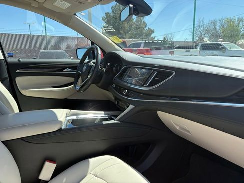 Used 2023 Buick Enclave Essence image 9