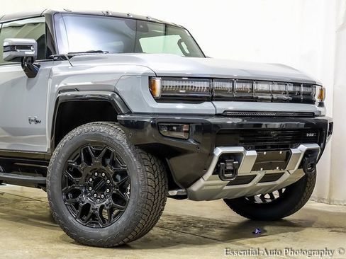 New 2025 GMC Hummer EV 2X image 2