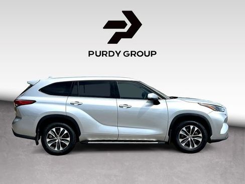 Used 2022 Toyota Highlander XLE FWD image 9