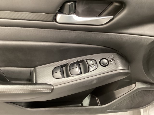 Used 2024 Nissan Altima 2.5 SV FWD image 28