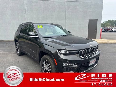 Used 2023 Jeep Grand Cherokee Limited AWD/4WD image 1