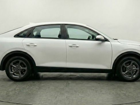 Used 2025 Kia K4 LXS image 11