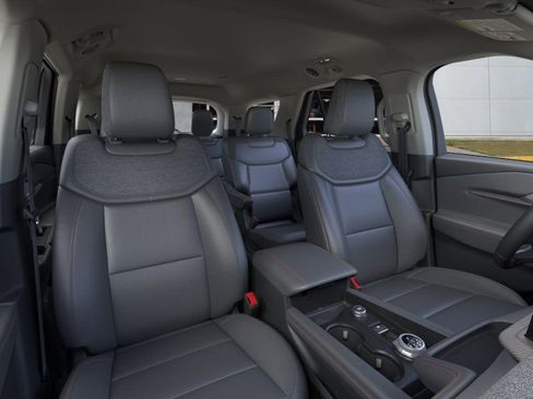 New 2026 Ford Explorer Active w/ Active Comfort Package image 10