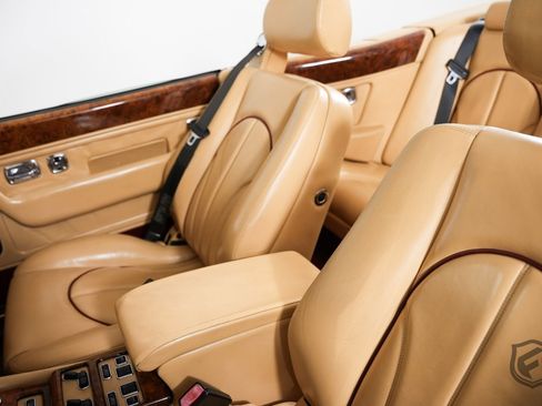 Used 2001 Rolls-Royce Corniche V image 18