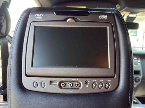 Used 2016 Ford Expedition EL Platinum image 29