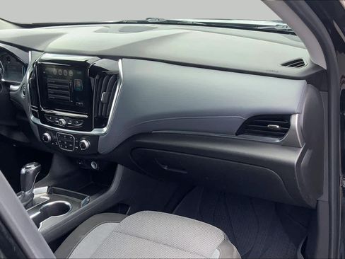 Used 2019 Chevrolet Traverse LT FWD image 19