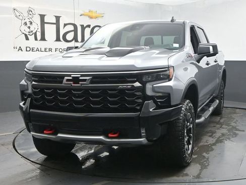 Used 2023 Chevrolet Silverado 1500 ZR2 w/ Technology Package AWD/4WD image 7
