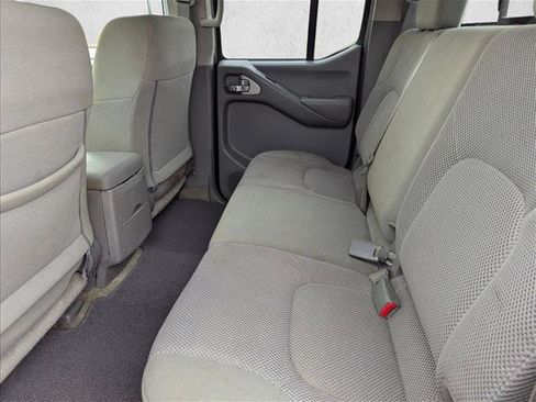 Used 2018 Nissan Frontier SV AWD/4WD image 24