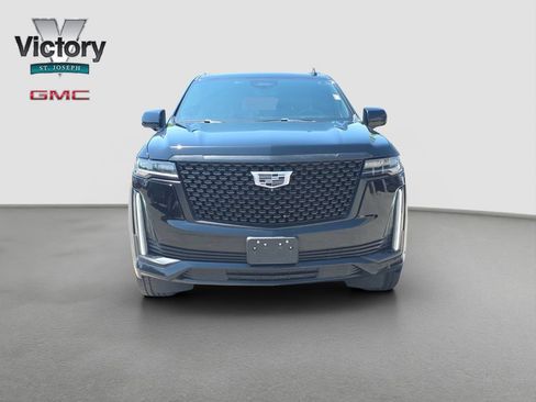 Used 2022 Cadillac Escalade ESV Premium Luxury RWD image 2