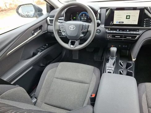 Used 2025 Toyota Camry LE FWD image 14