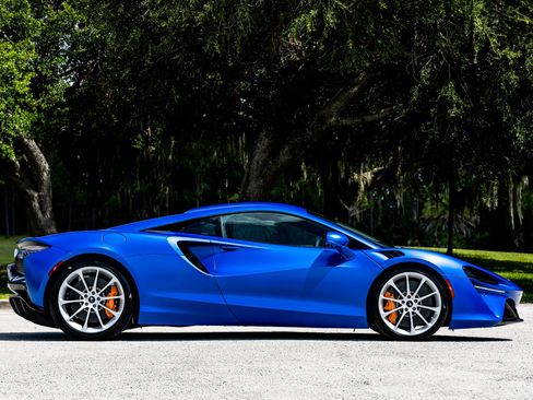 Used 2023 McLaren Artura PERFORMANCE image 30