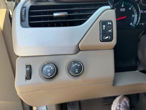 Used 2018 GMC Yukon SLT w/ Open Road Package AWD/4WD image 31
