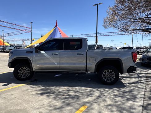 Used 2024 GMC Sierra 1500 AT4X image 9