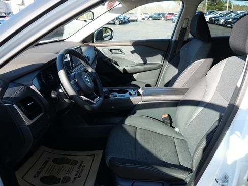 Used 2021 Nissan Rogue S image 10