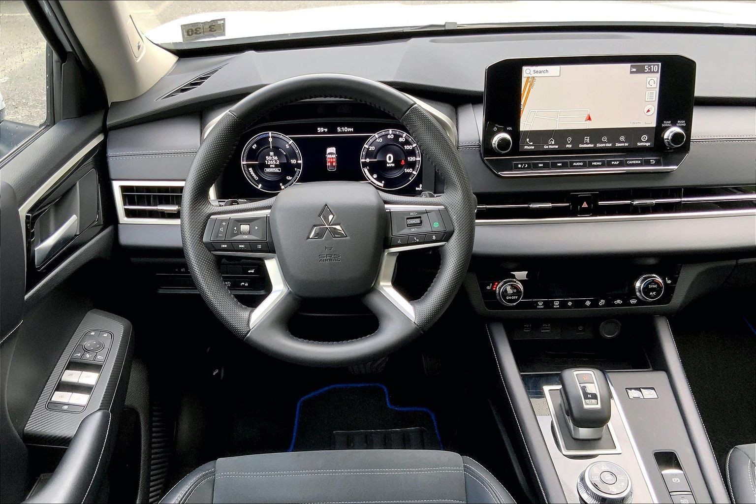 Used 2025 Mitsubishi Outlander 4WD Plug-In Hybrid image 7