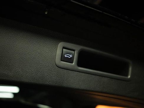 Used 2022 Toyota Highlander XLE FWD image 8