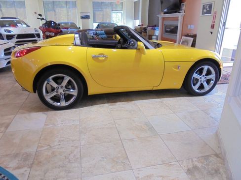 Used 2007 Pontiac Solstice Convertible RWD image 21