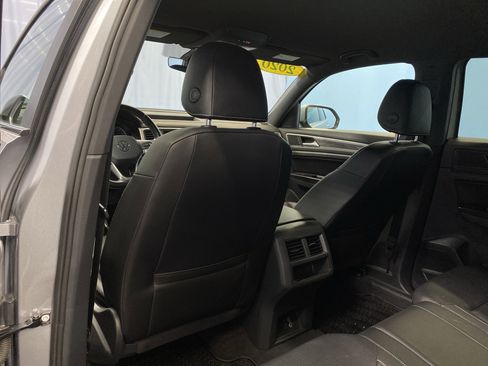 Used 2020 Volkswagen Atlas Cross Sport SE image 25