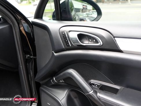 Used 2014 Porsche Cayenne Turbo AWD/4WD image 26