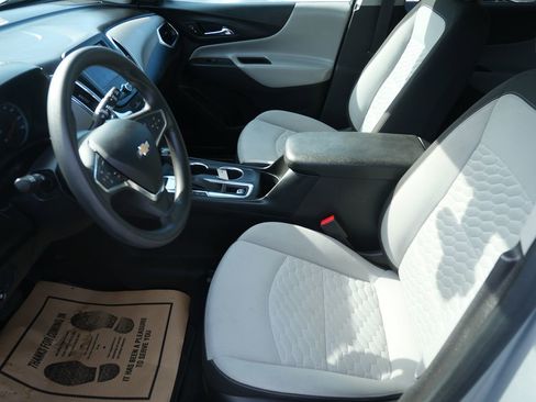 Used 2021 Chevrolet Equinox LS w/ LS Convenience Package image 10