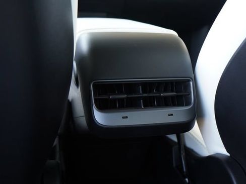 Used 2023 Tesla Model Y Performance AWD/4WD image 29