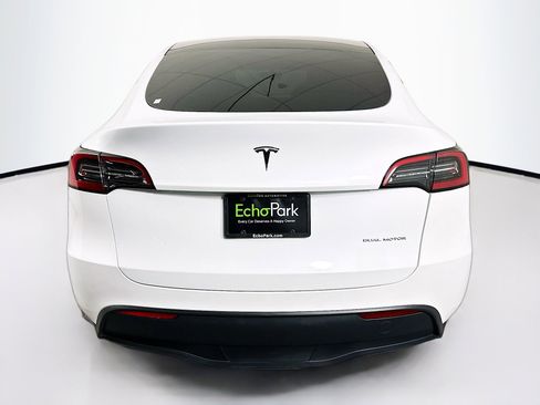Used 2023 Tesla Model Y Long Range image 7