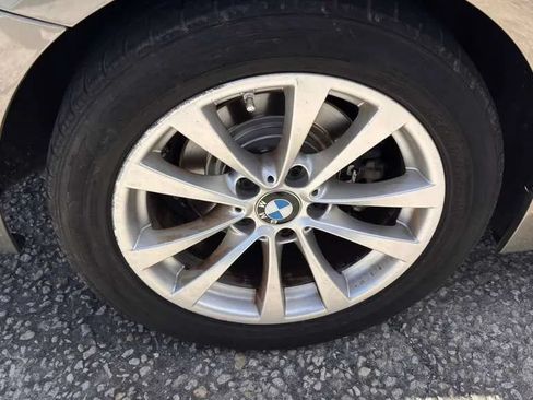 Used 2017 BMW 320i Sedan RWD image 23