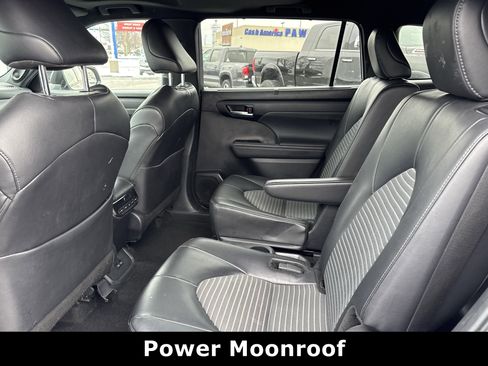 Used 2024 Toyota Highlander XSE image 5