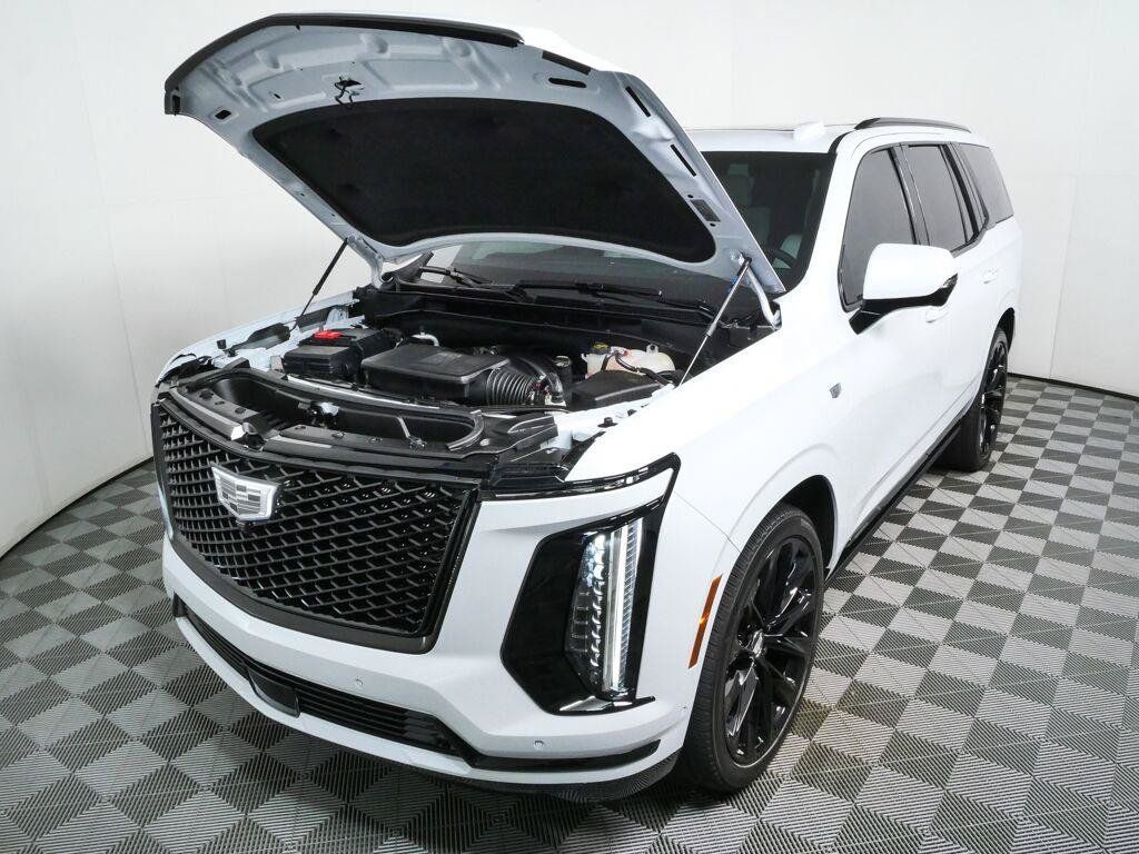 Used 2026 Cadillac Escalade Platinum Sport w/ LPO, ONYX Package AWD/4WD image 33