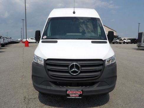 Used 2023 Mercedes-Benz Sprinter 3500 image 12