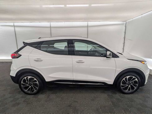 Used 2022 Chevrolet Bolt EUV Premier w/ Sun & Sound Package image 7