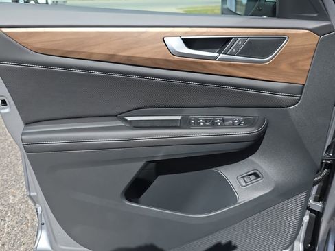 New 2026 Volkswagen Atlas SE image 18