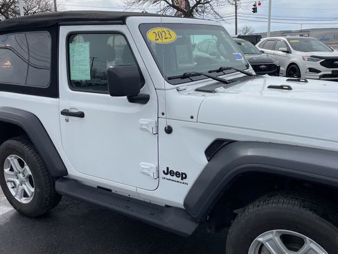 Used 2023 Jeep Wrangler Sport S image 15