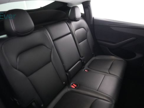 Used 2026 Tesla Model Y Long Range RWD image 5