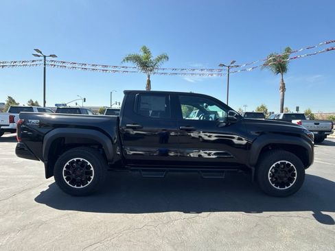 New 2026 Toyota Tacoma TRD Off-Road w/ TRD Off Road Premium Package AWD/4WD image 12